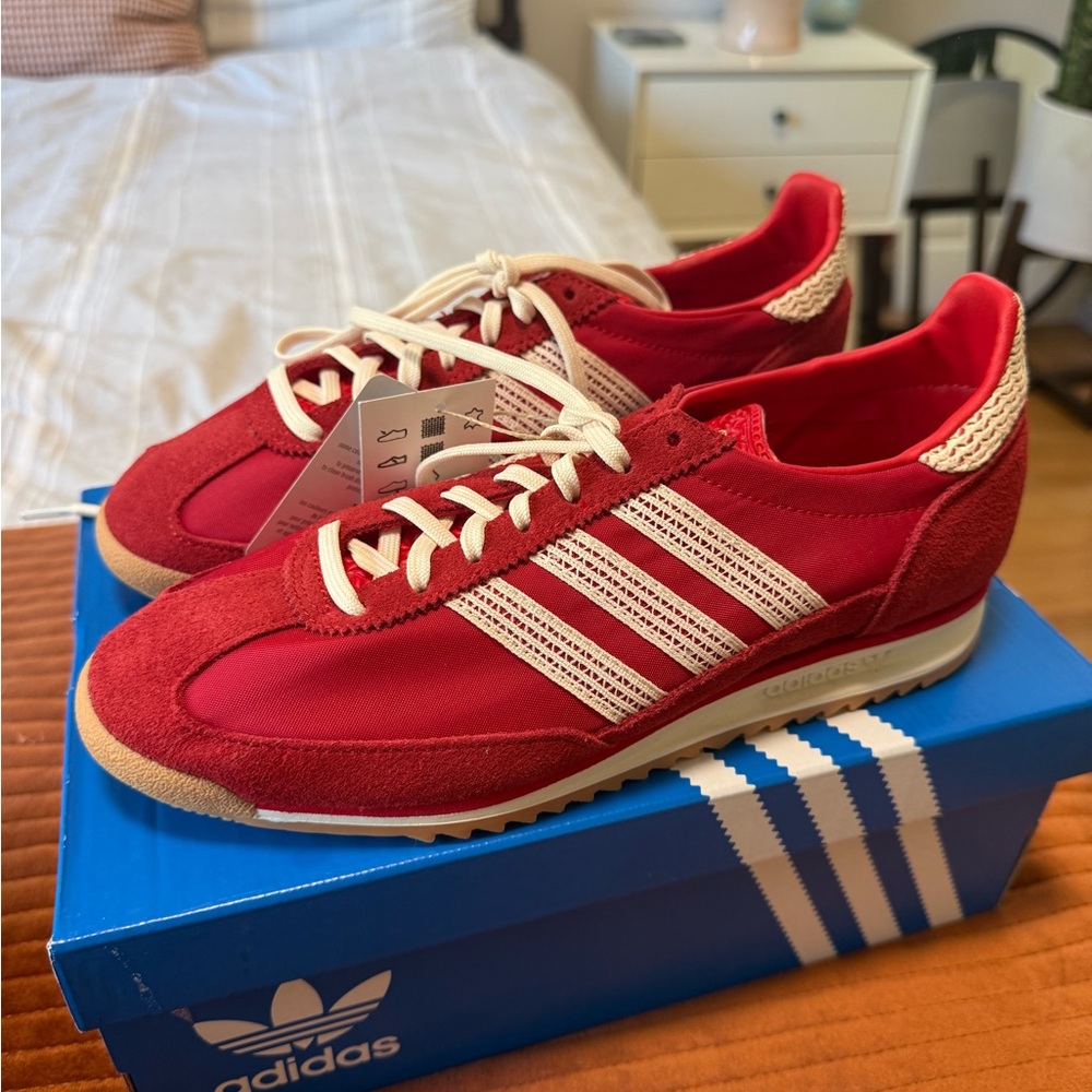 Adidas Red and White Classic Sneakers SL 72 OG sneaker